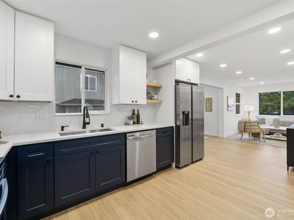 7004 16th Avenue SW, Seattle WA 98106