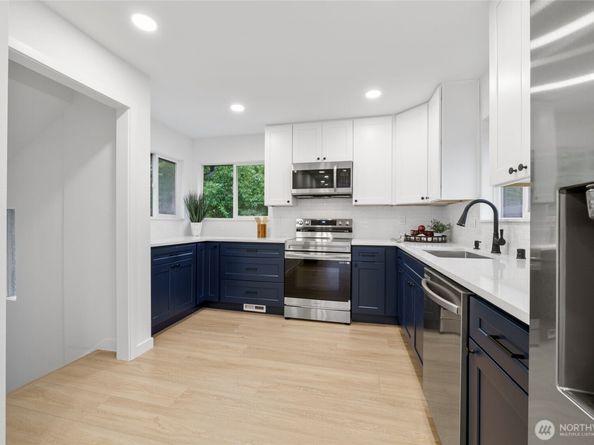 7004 16th Avenue SW, Seattle WA 98106