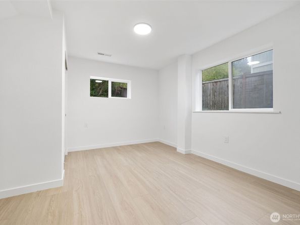 7004 16th Avenue SW, Seattle WA 98106