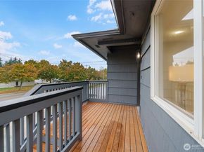 7004 16th Avenue SW, Seattle WA 98106