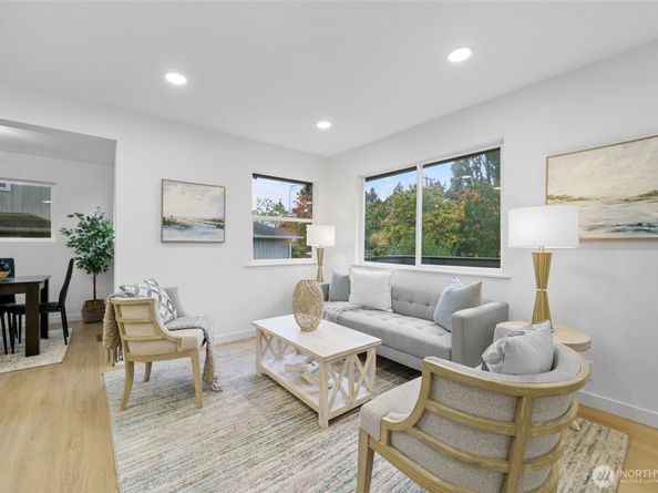 7004 16th Avenue SW, Seattle WA 98106