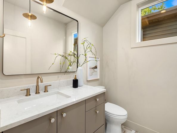 3003 NE 88th Street, Seattle WA 98115