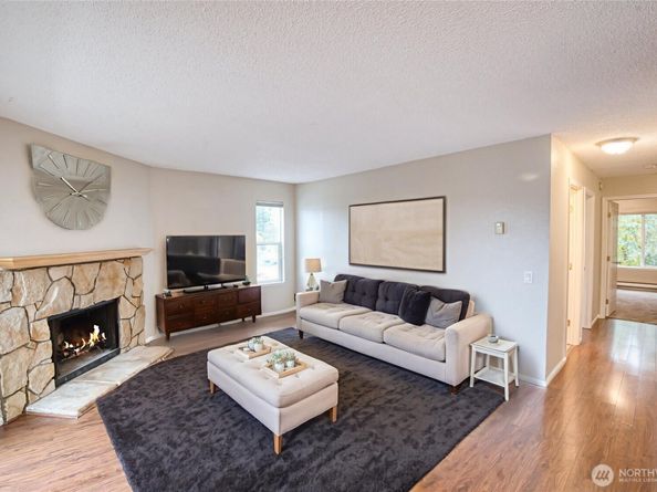 3233 NE 12th Street 301, Renton WA 98056