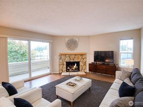 3233 NE 12th Street 301, Renton WA 98056