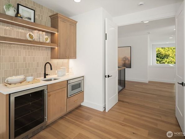 3740 172nd Avenue NE, Redmond WA 98052
