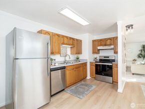 12244 NE 136th Place, Kirkland WA 98034