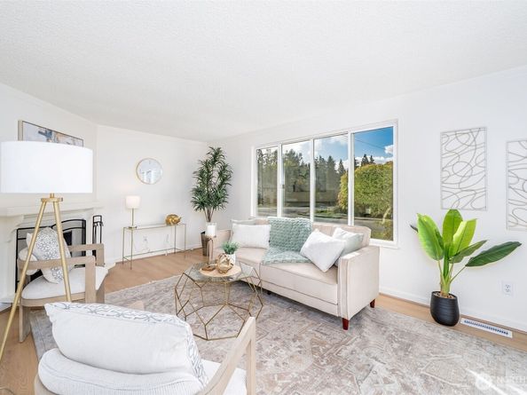 12244 NE 136th Place, Kirkland WA 98034