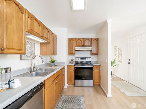 12244 NE 136th Place, Kirkland WA 98034