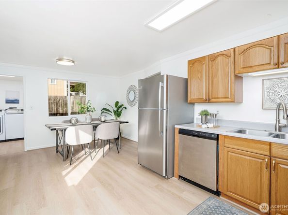 12244 NE 136th Place, Kirkland WA 98034