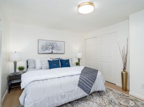 12244 NE 136th Place, Kirkland WA 98034