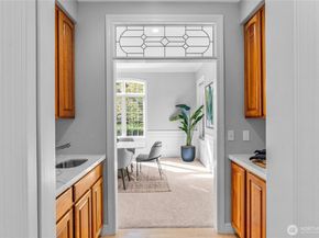 4952 160th Court SE, Bellevue WA 98006