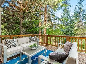 4952 160th Court SE, Bellevue WA 98006