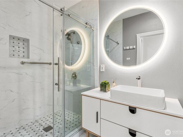 4952 160th Court SE, Bellevue WA 98006