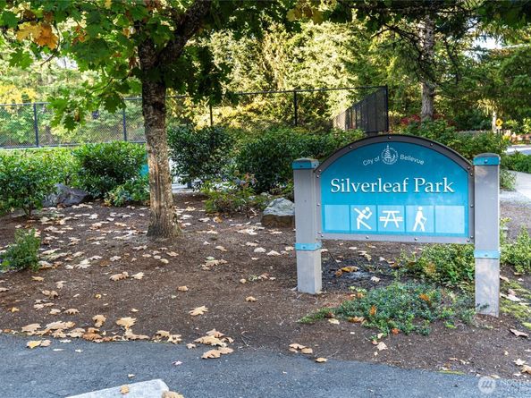 4952 160th Court SE, Bellevue WA 98006