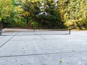 4952 160th Court SE, Bellevue WA 98006