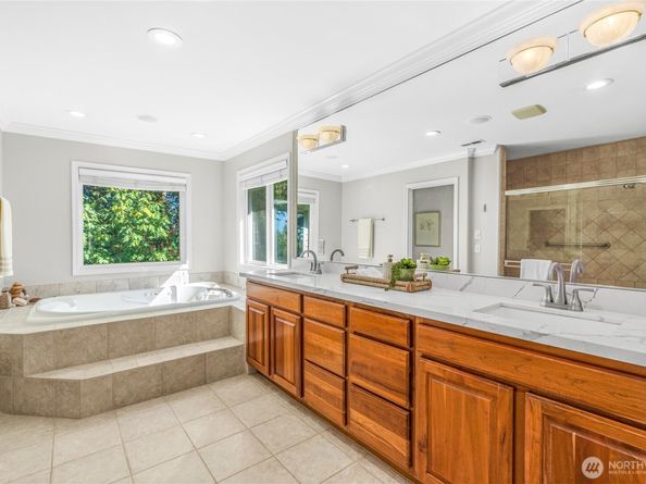 4952 160th Court SE, Bellevue WA 98006