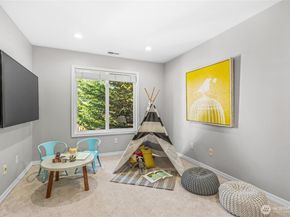 4952 160th Court SE, Bellevue WA 98006