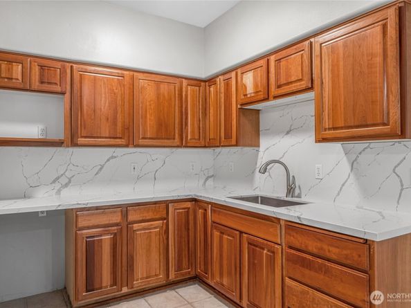 4952 160th Court SE, Bellevue WA 98006