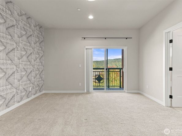 1002 Sunrise Place SW N4, Issaquah WA 98027