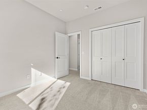 1002 Sunrise Place SW N4, Issaquah WA 98027
