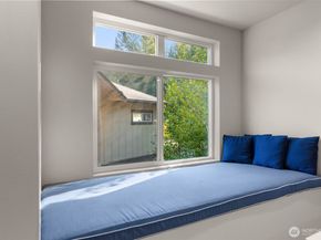 1002 Sunrise Place SW N4, Issaquah WA 98027