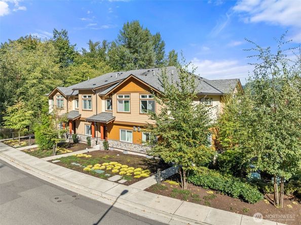 1002 Sunrise Place SW N4, Issaquah WA 98027