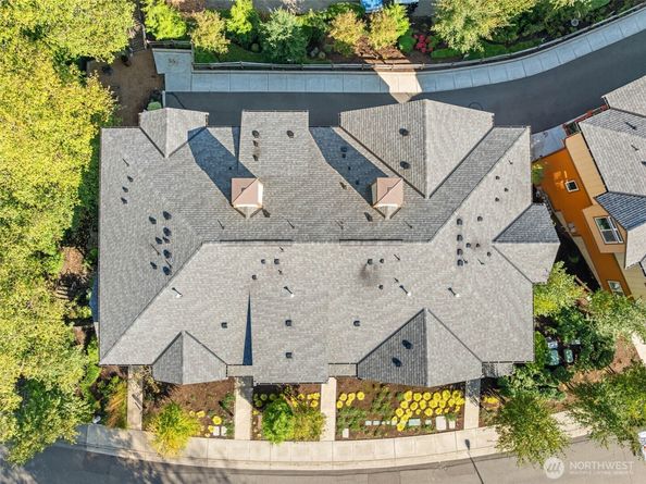 1002 Sunrise Place SW N4, Issaquah WA 98027