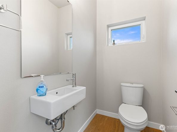 1002 Sunrise Place SW N4, Issaquah WA 98027