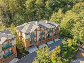 1002 Sunrise Place SW N4, Issaquah WA 98027