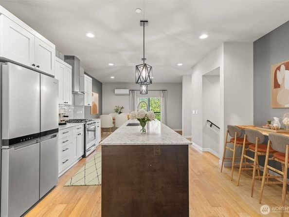 1002 Sunrise Place SW N4, Issaquah WA 98027