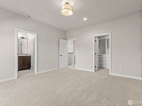 1002 Sunrise Place SW N4, Issaquah WA 98027