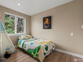 6709 Aurora Avenue N, Seattle WA 98103