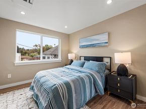 6709 Aurora Avenue N, Seattle WA 98103