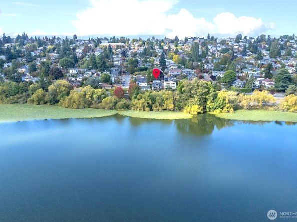 6709 Aurora Avenue N, Seattle WA 98103