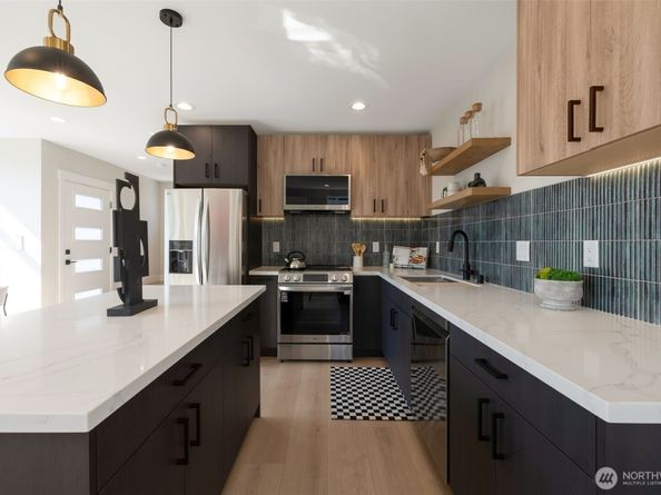 1603 SW Kenyon Street, Seattle WA 98106