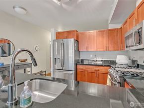 15100 6th Avenue SW 324, Burien WA 98166
