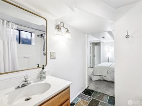7301 19th Avenue SW, Seattle WA 98106