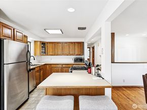 7301 19th Avenue SW, Seattle WA 98106