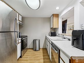 7301 19th Avenue SW, Seattle WA 98106