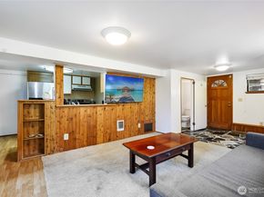 7301 19th Avenue SW, Seattle WA 98106