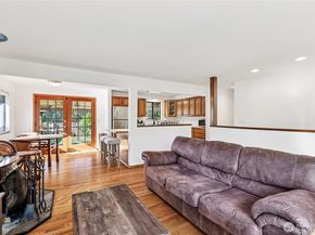 7301 19th Avenue SW, Seattle WA 98106