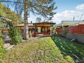 7301 19th Avenue SW, Seattle WA 98106