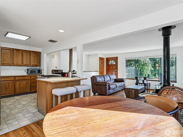 7301 19th Avenue SW, Seattle WA 98106