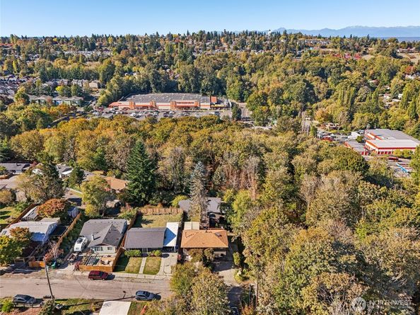 7301 19th Avenue SW, Seattle WA 98106
