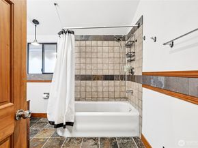 7301 19th Avenue SW, Seattle WA 98106
