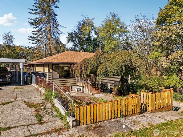 7301 19th Avenue SW, Seattle WA 98106