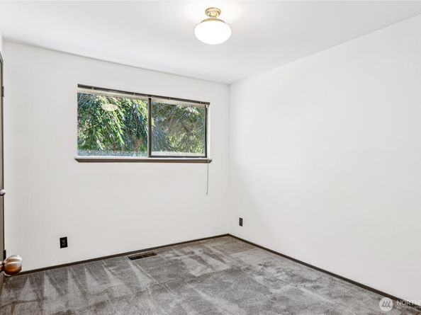 7301 19th Avenue SW, Seattle WA 98106