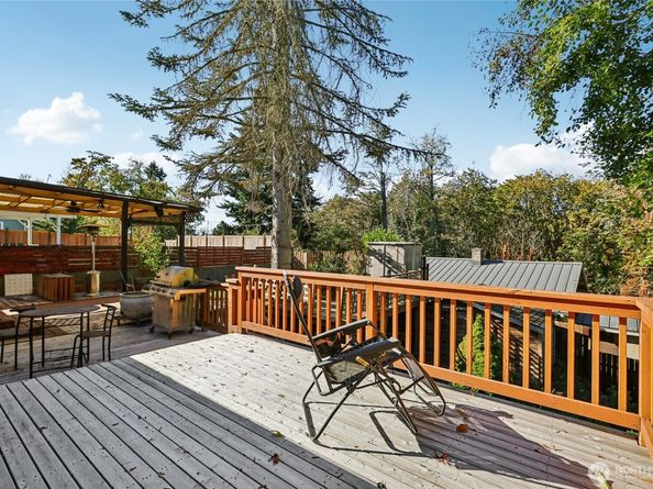 7301 19th Avenue SW, Seattle WA 98106