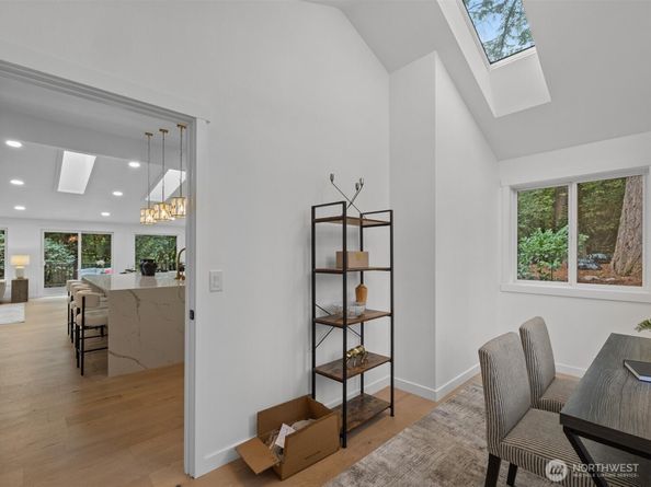 14244 NE 80th Place, Redmond WA 98052