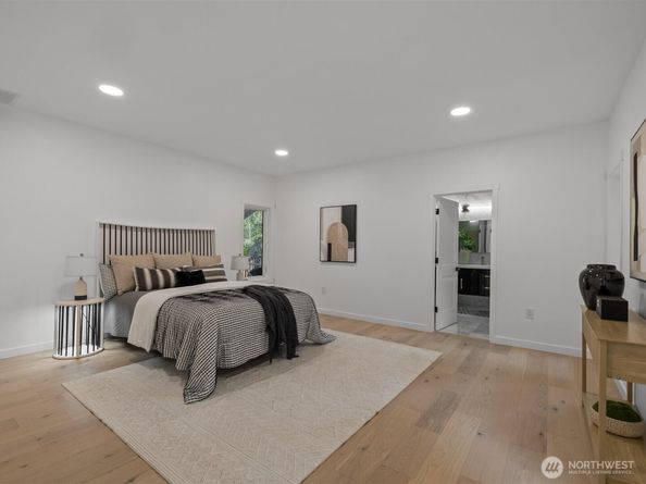 14244 NE 80th Place, Redmond WA 98052